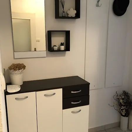 With Parking Space - 5870 Appartement