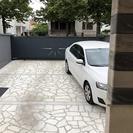 With Parking Space - 5870 Zadar